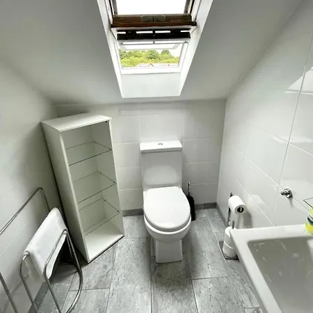 6 New Street Selfcatering Bnb Apartment 3 Bantry Exterior photo